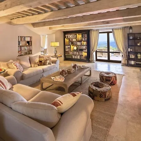 Sleeps 6 Pool Air Con Wifi *