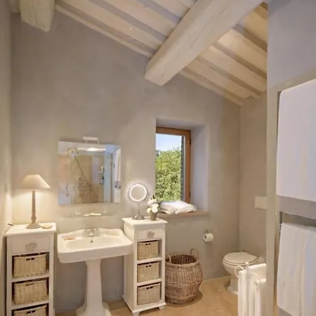 Villa Sleeps 6 Pool Air Con Wifi