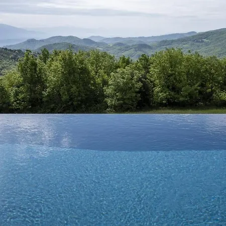 Villa Sleeps 6 Pool Air Con Wifi